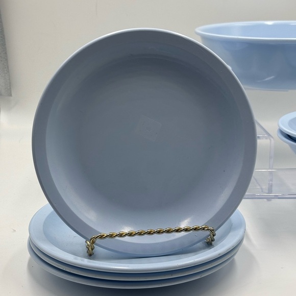 Eight Pices of Powder Blue Malemime Picnic Dishes. Made by Mistral, Canada. - Picture 6 of 8